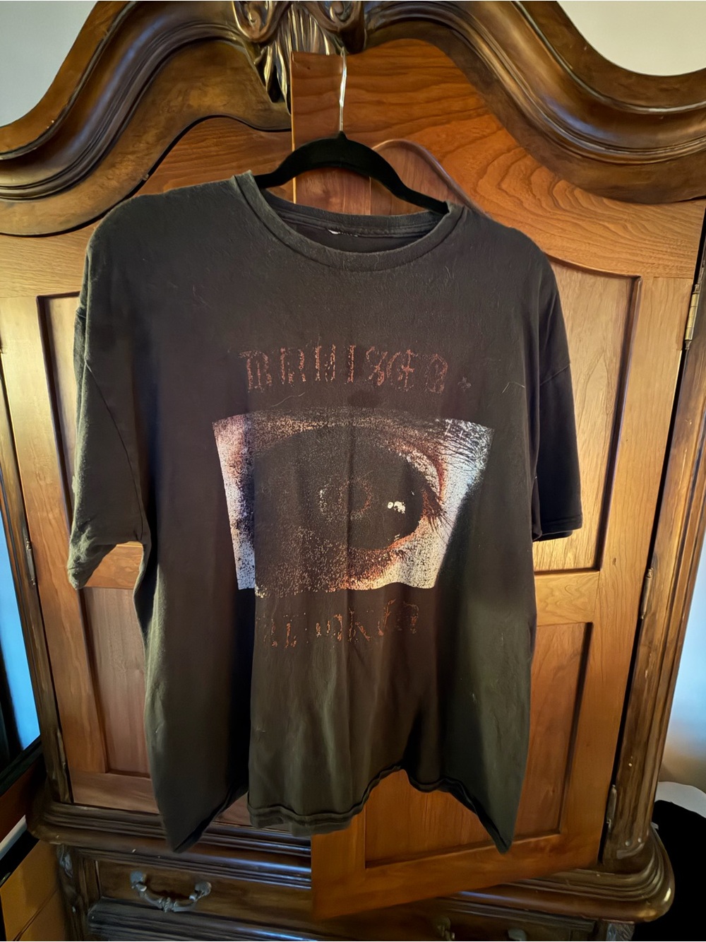 Vintage Worn Gothic Black Short-Sleeve Graphic Eye Tee - Women's